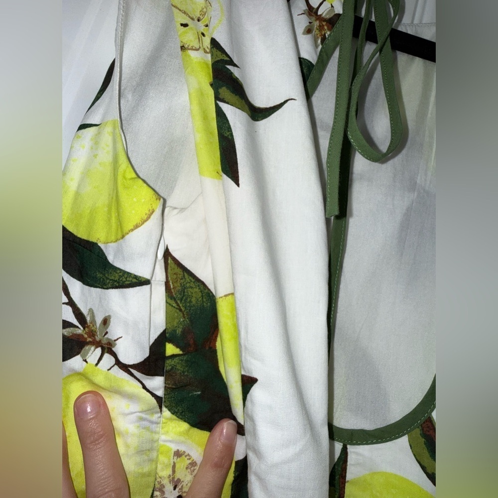 Lemon Scallop Dress - Picture 5 of 9